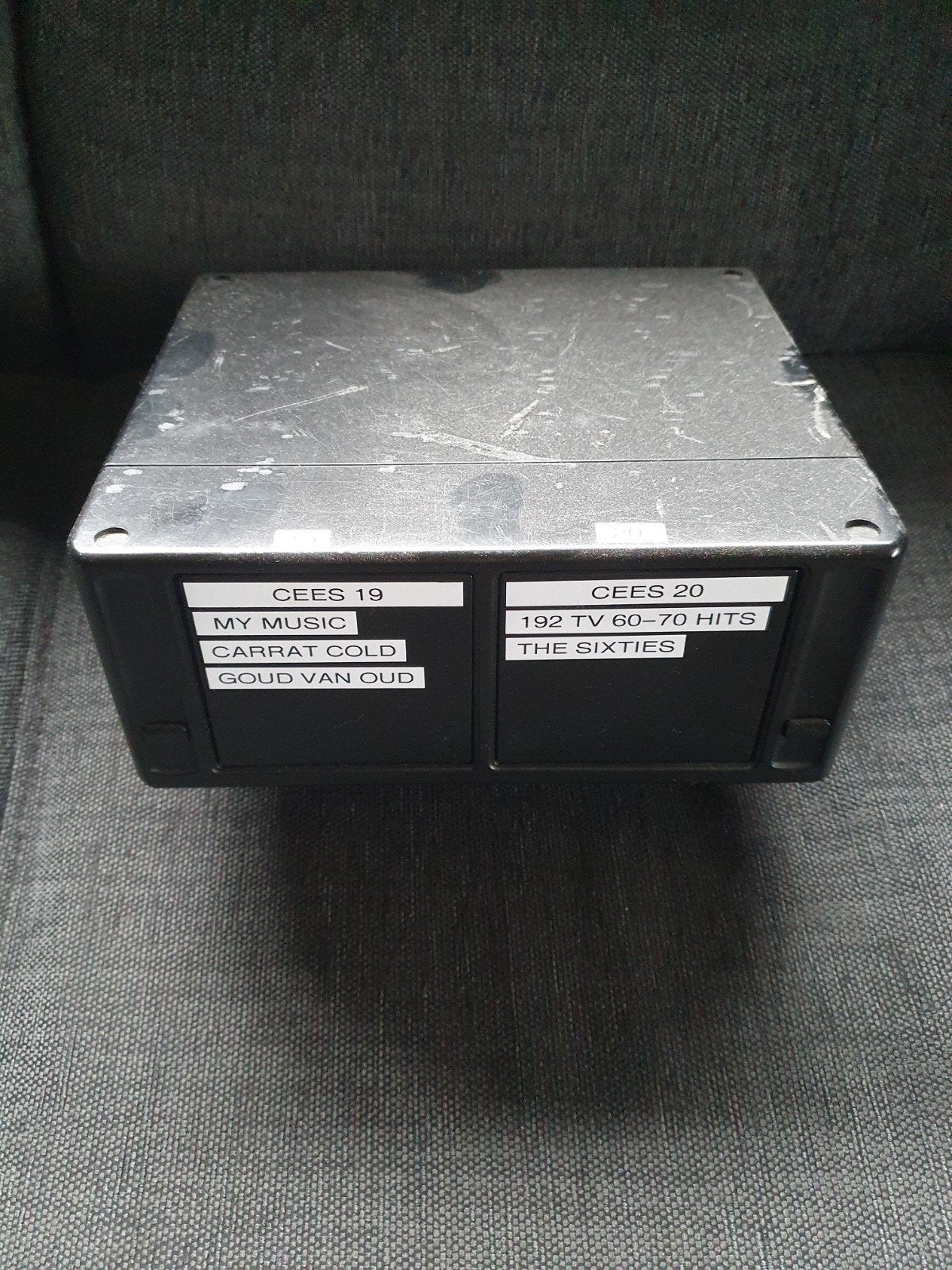 MINIDISC OPBERGER MET 32 DISCS, Audio, Tv en Foto, Verzenden