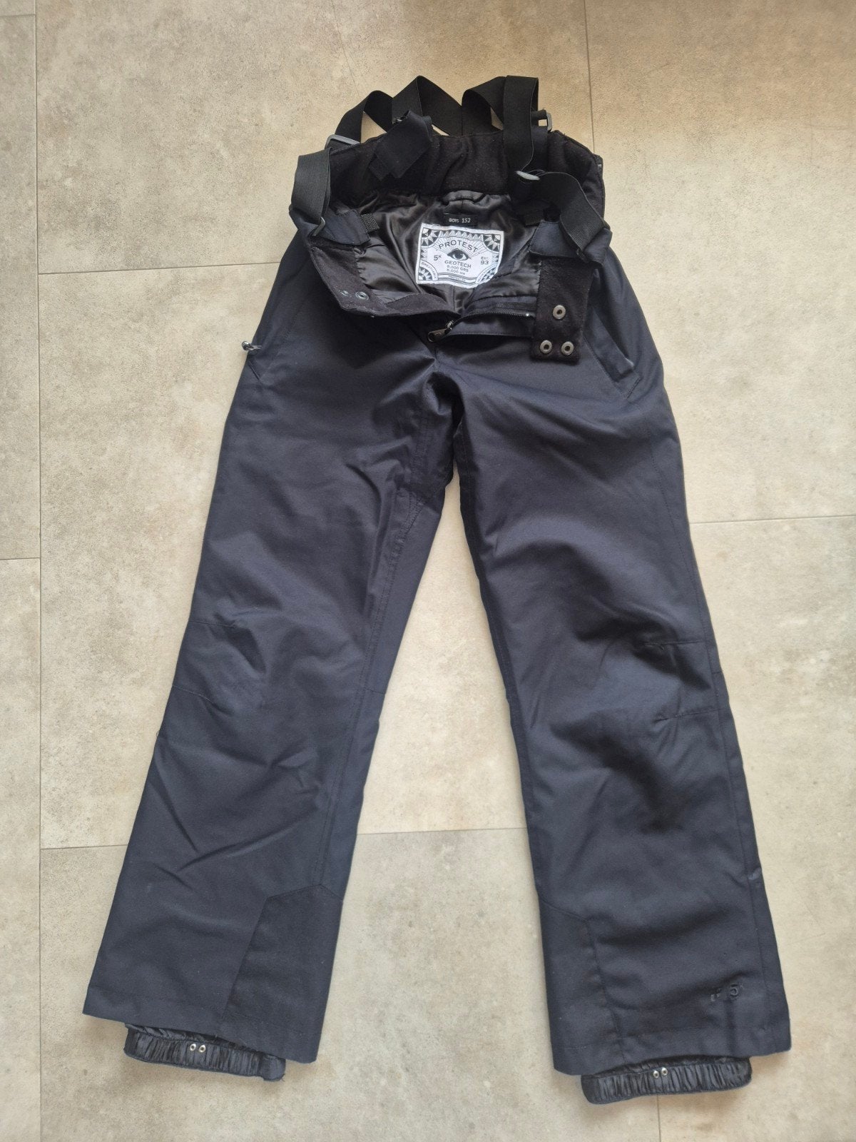Skibroek Zwart - Protest - Maat 152, Ophalen of Verzenden, Gebruikt, Jongen, Broek
