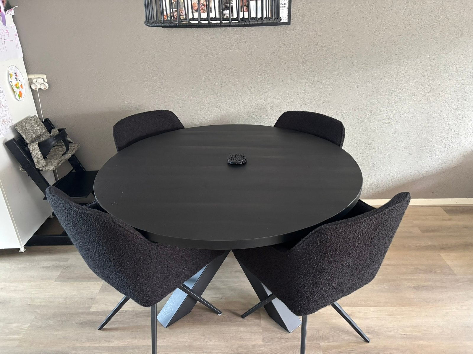 Ronde zwarte eettafel, Ophalen, Gebruikt, Rond, 100 tot 150 cm