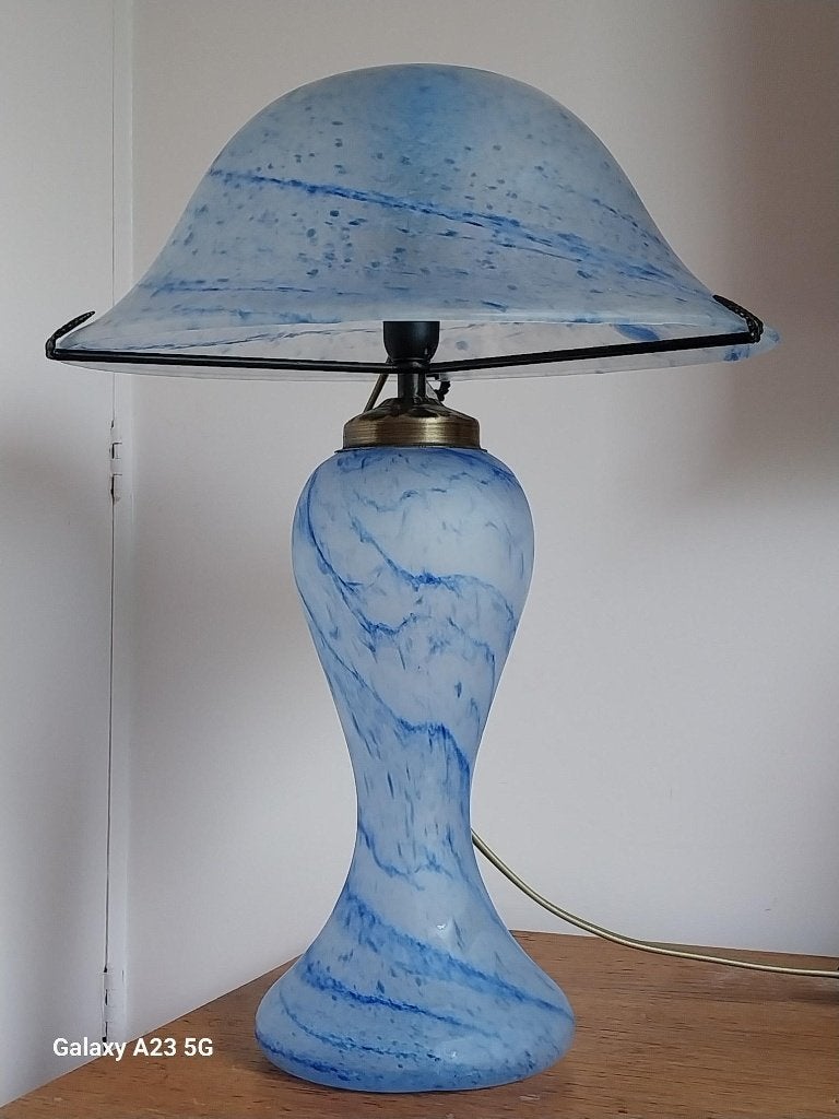 Vintage tafellamp blauw wit glaspasta paddenstoellamp, Antiek en Kunst, Antiek | Lampen, Ophalen of Verzenden