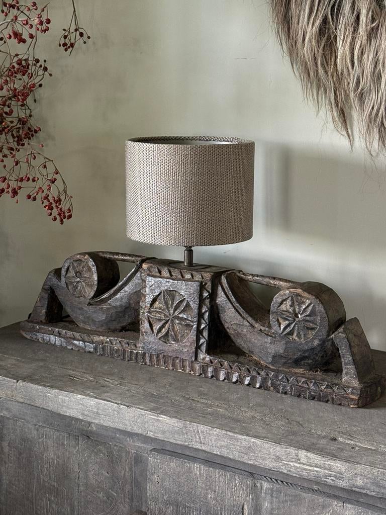 Lamp met oud hout snijwerk B (65 cm), Huis en Inrichting, Lampen | Lampenkappen, Bergen op Zoom, Nieuw, Ophalen of Verzenden, Overige vormen