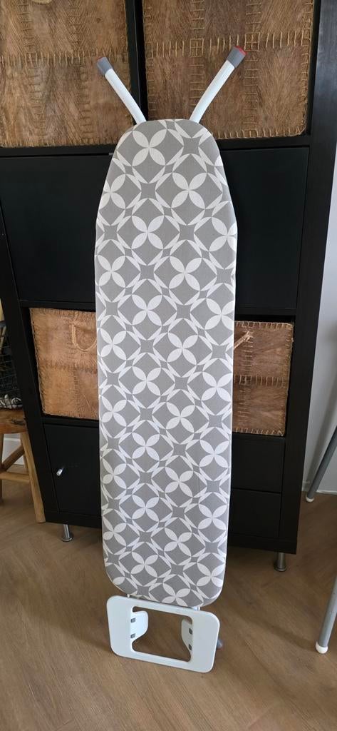 Strijkplank met patroon, Witgoed en Apparatuur, Strijkijzers en Strijkplanken, Ophalen, Gebruikt