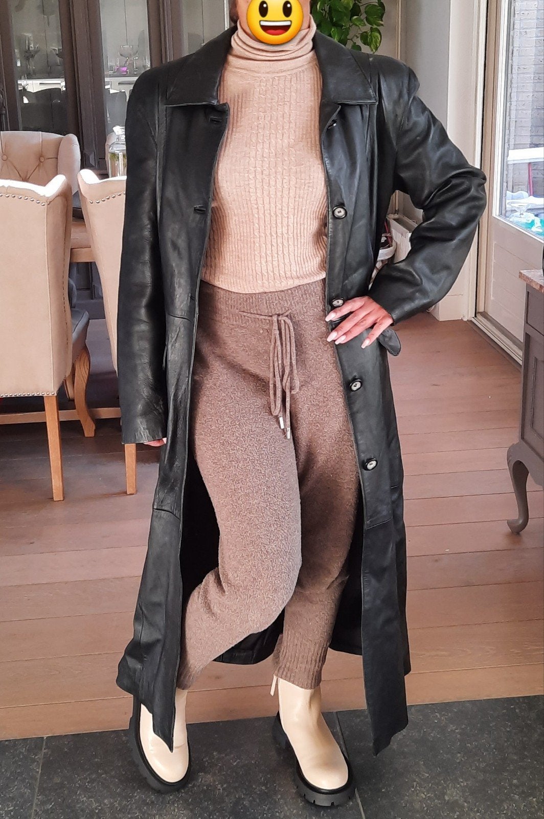 Lange zwarte leren jas - Elegante dames trenchcoat, Ophalen of Verzenden, Zo goed als nieuw, Maat 38/40 (M), Zwart