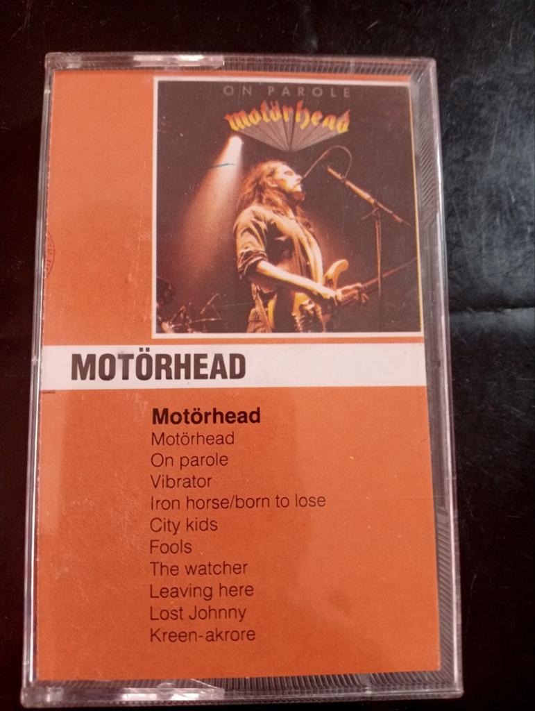 Motörhead - On Parole (Cassette), Cd's en Dvd's, Cassettebandjes, Gebruikt, Origineel, Rock en Metal, 1 bandje, Ophalen of Verzenden
