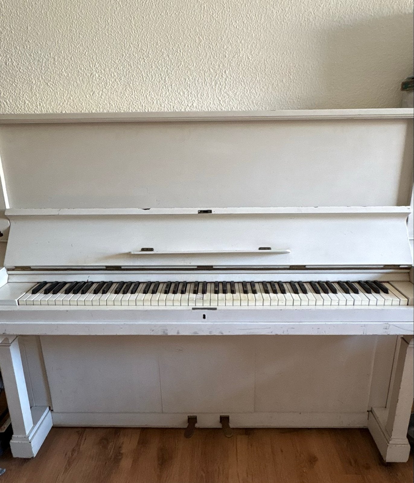 Antieke witte piano – opknapper/decoratiestuk, Muziek en Instrumenten, Piano's, Ophalen, Gebruikt, Wit, Piano