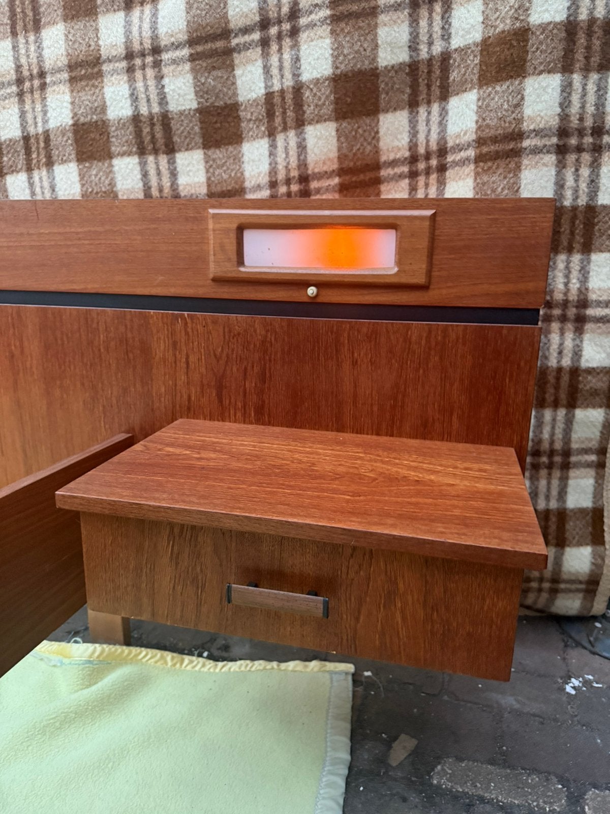 Vintage design tweepersoonsbed geïntegreerde nachtkastjes, Huis en Inrichting, Slaapkamer | Bedden, Vintage, Tweepersoons, Ophalen of Verzenden