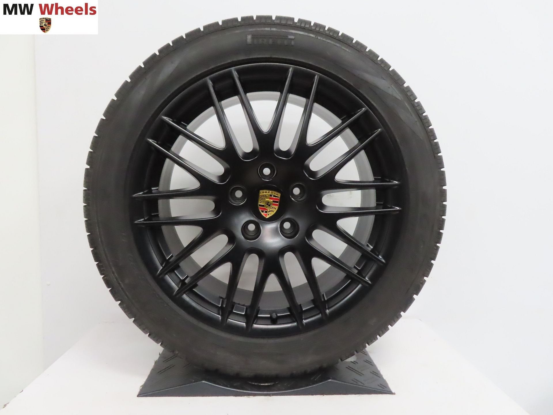Porsche Cayenne 20 inch Spyder velgen zwart met winterbanden, Gebruikt, -, 275 mm, -