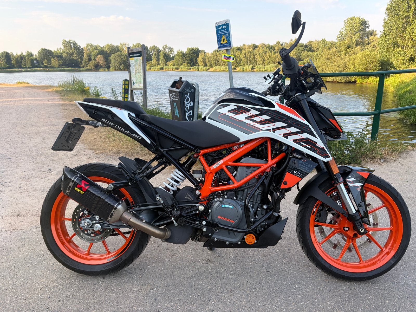 KTM 390 Duke 2021 | 7.850 km | Akrapovič | Zeer nette staat, 390 cc, Sportuitlaat, Occasion, Particulier
