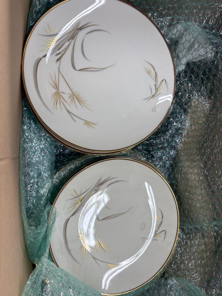 Ontbijt en eet servies beide compleet, Ophalen