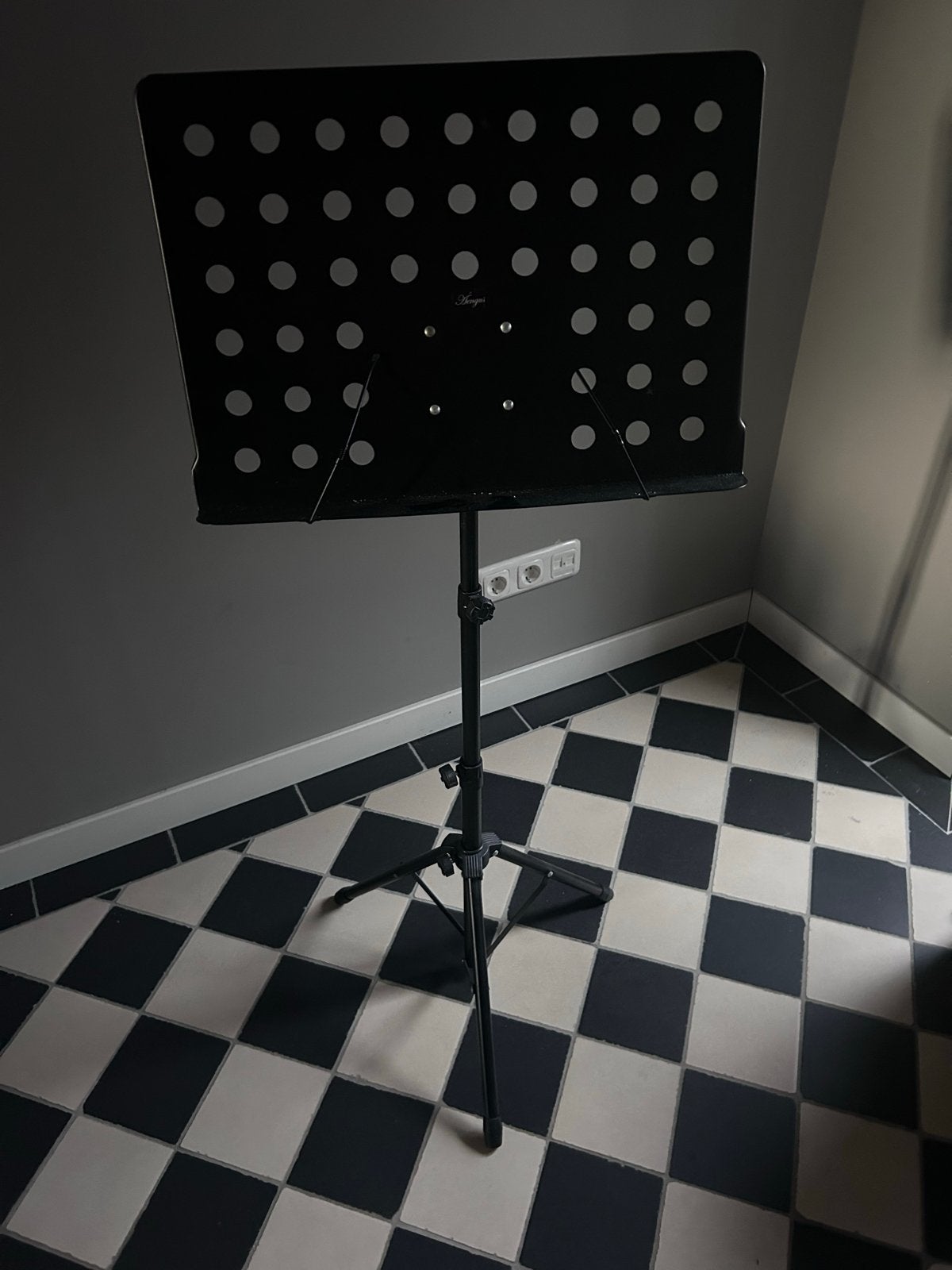 Hengus Muziekstandaard - Zwart, Ophalen of Verzenden, Zo goed als nieuw, Muziekstandaard, Overige instrumenten