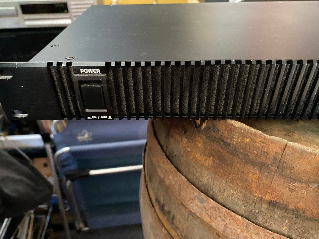 devine D-400, Overige merken, Ophalen of Verzenden, Zo goed als nieuw, 120 watt of meer