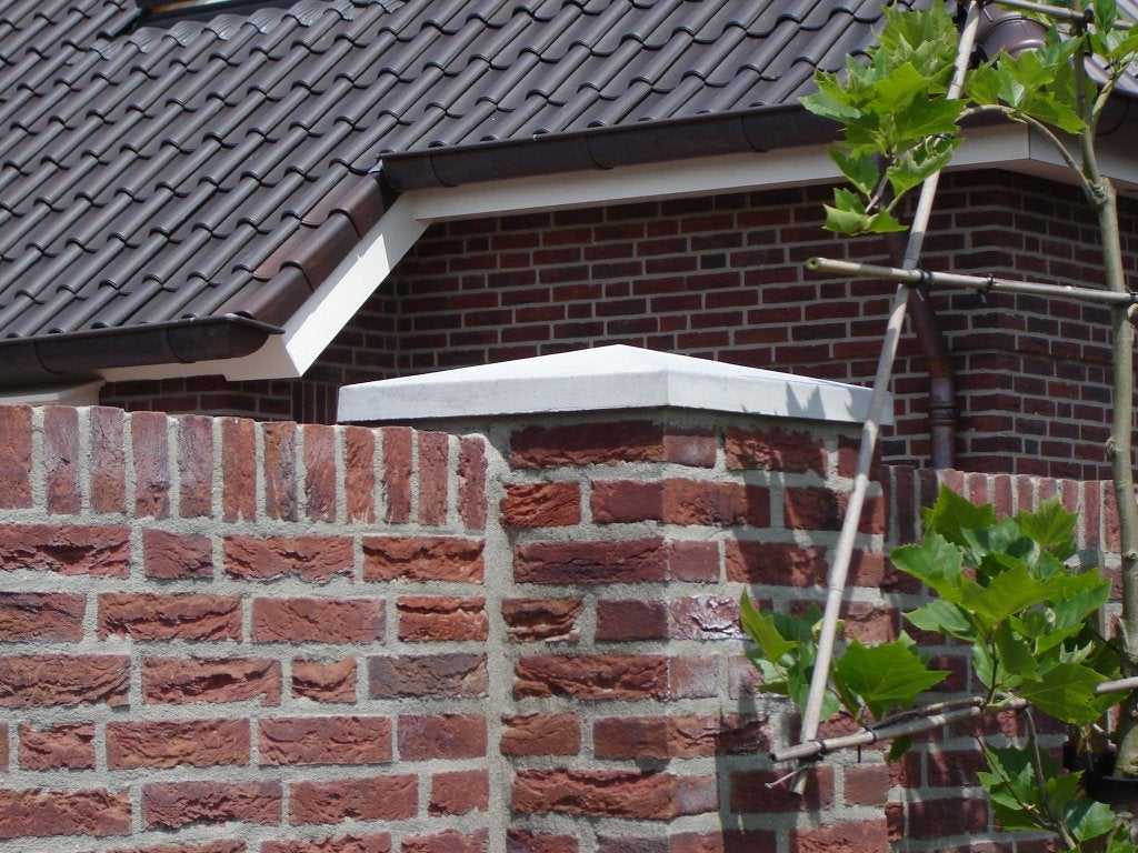 Betonnen pilaarhoedjes en afdekmuurplaten, Ophalen, Nieuw, Beton