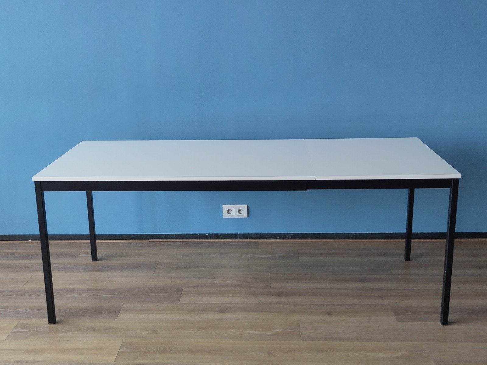 Vintage houten eettafel Pastoe tafel metaal uitschuifbaar, Huis en Inrichting, Tafels | Eettafels, Overige houtsoorten, Mid century modern dutch design modern Industrieel