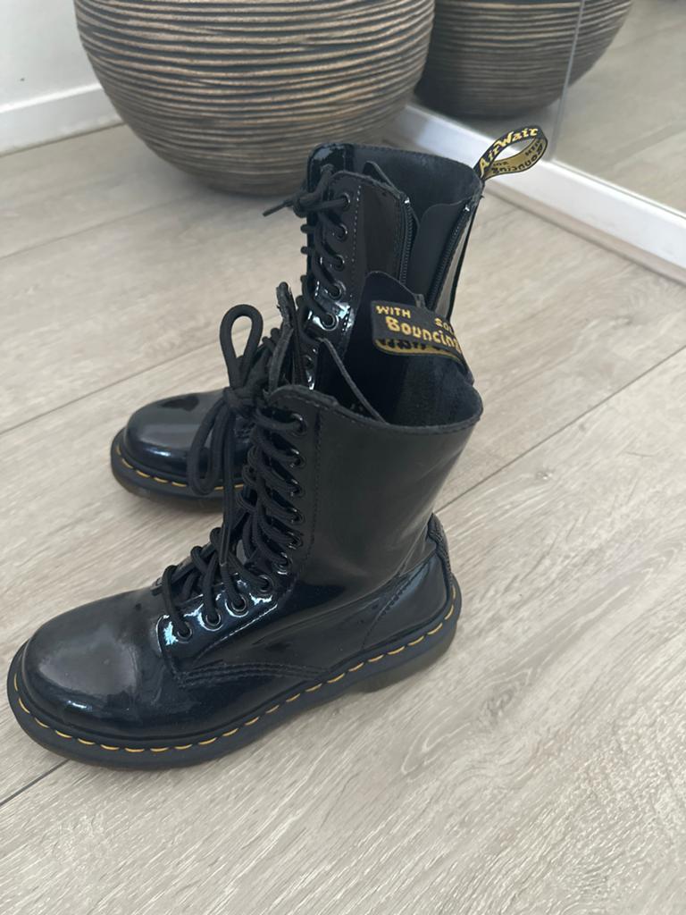 Super nieuwe Dr. Martens laklaarzen, Ophalen of Verzenden, Zo goed als nieuw, Zwart, Lage of Enkellaarzen