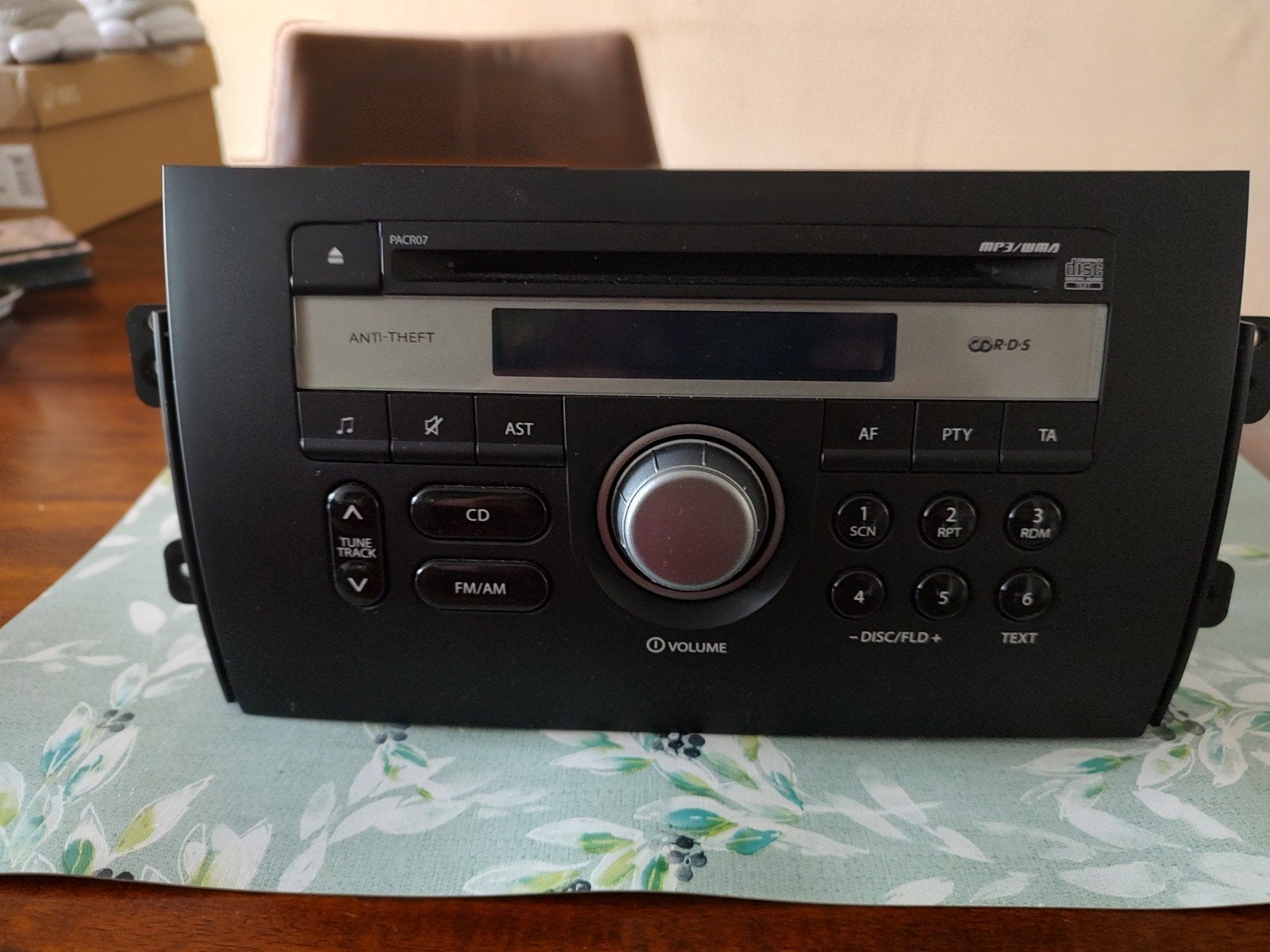 Suzuki auto radio/ cd speler serienummer 140807, Ophalen of Verzenden