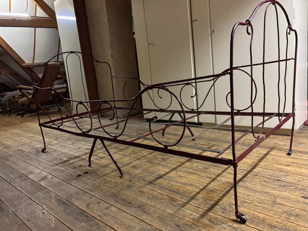 Uniek Antiek Metalen Bedframe, Ophalen