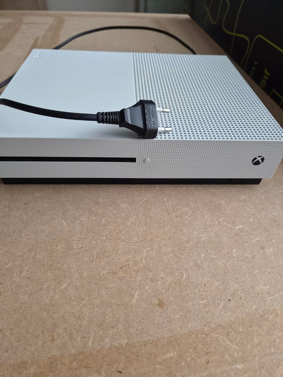 Xbox One S met 3 FIFA games en HDMI-kabel, Xbox One S, Ophalen of Verzenden, Zonder controller, Gebruikt
