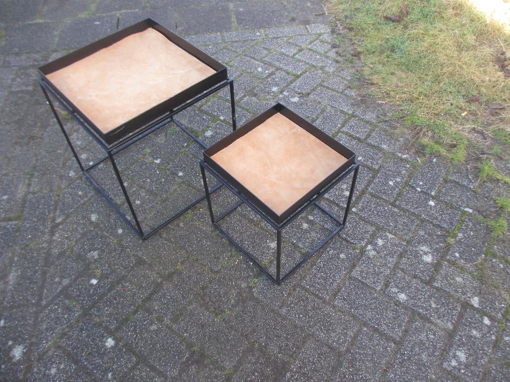 Twee HAY Tray Tables (zwart, 30x30 en 40 x 40 cm), Minder dan 45 cm, Minder dan 55 cm, Gebruikt, Metaal of Aluminium