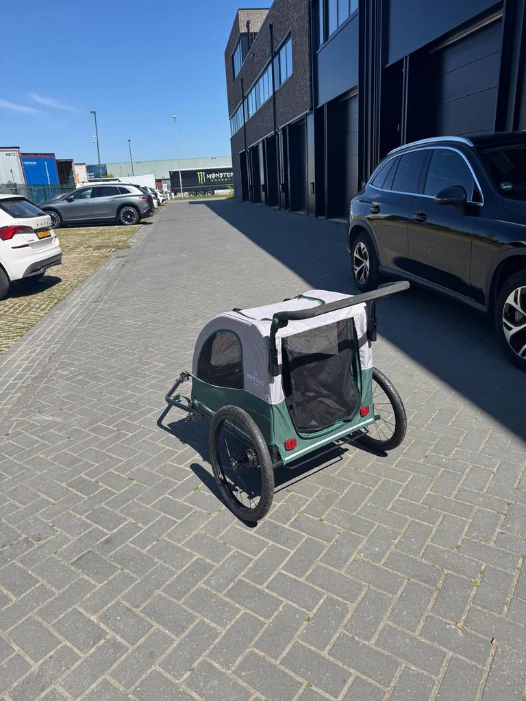 Fietskar voor huisdier., Ophalen