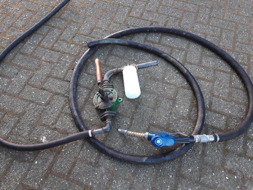 Handmatige brandstofpomp met Husky tankpistol, Tuin en Terras, Waterpompen, Ophalen of Verzenden, Gebruikt, Handmatig, Overige typen
