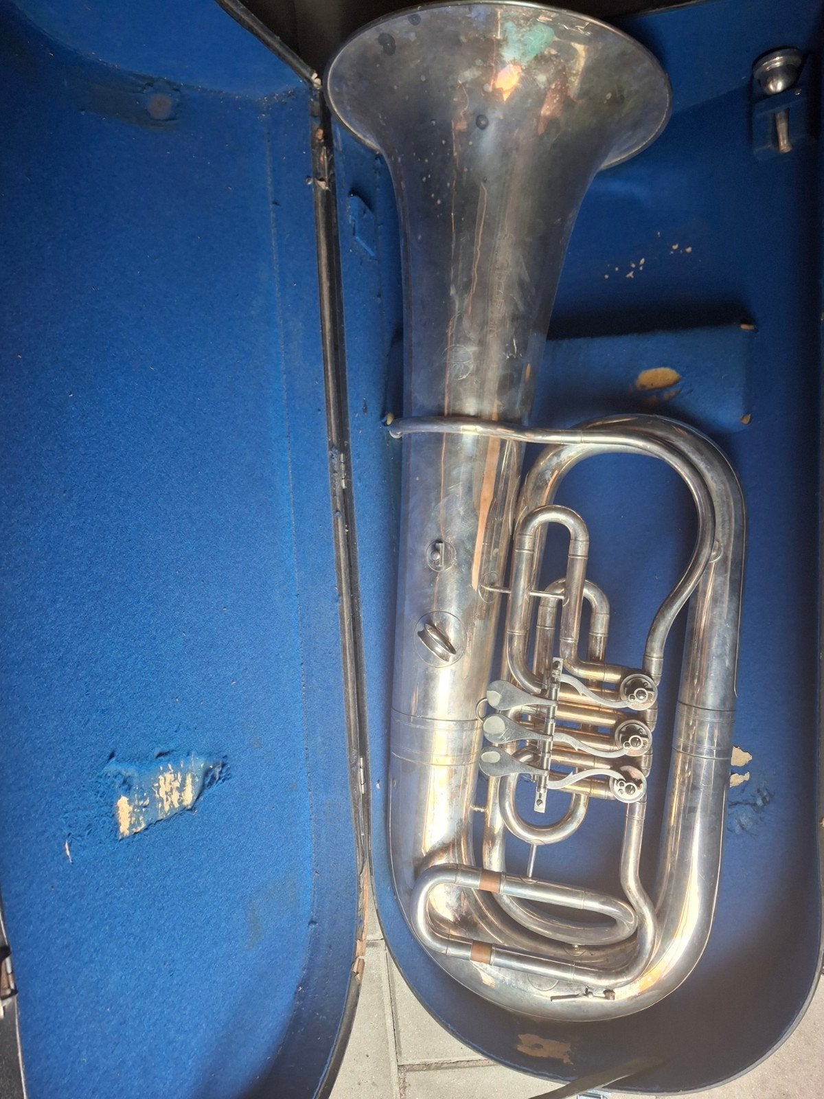 Schenkelaar Bes-tuba, Muziek en Instrumenten, Blaasinstrumenten | Tuba's, Ophalen, Gebruikt, Bes-tuba