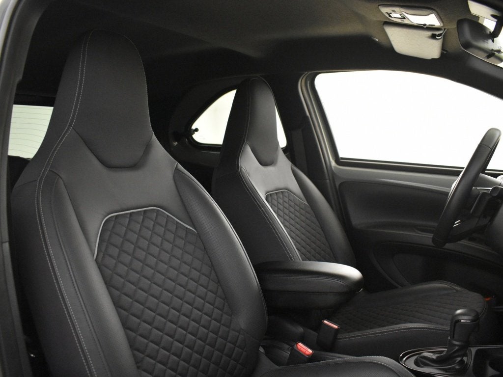Toyota Aygo X 1.0 VVT-i S-CVT Premium | JBL | Keyless | Stoe, Auto's, Automaat, Gebruikt, Euro 6, 4 stoelen