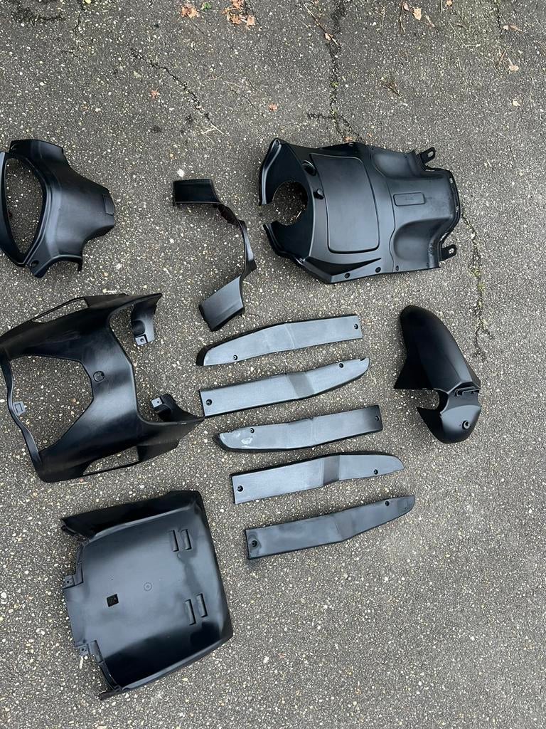 Kymco people s onderdelen kappenset uitlaat, Motoren, Ophalen, Zo goed als nieuw