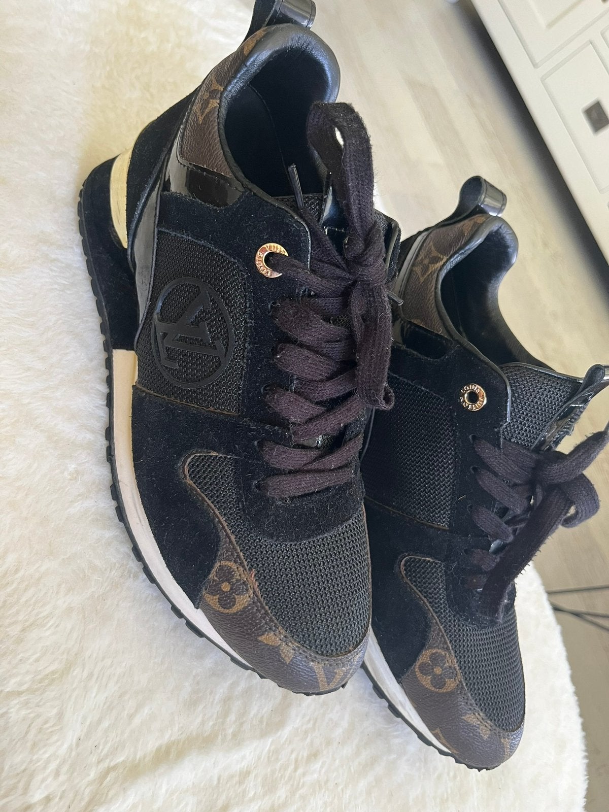 Louis Vuitton sneaker Run Away, Ophalen, Zo goed als nieuw