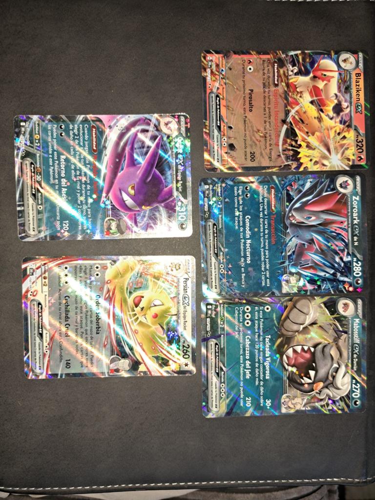 Pokémon Kaarten Collectie: Blaziken, Zoroark, Mabosstiff, Pe, Ophalen of Verzenden, Zo goed als nieuw, Meerdere kaarten, Foil