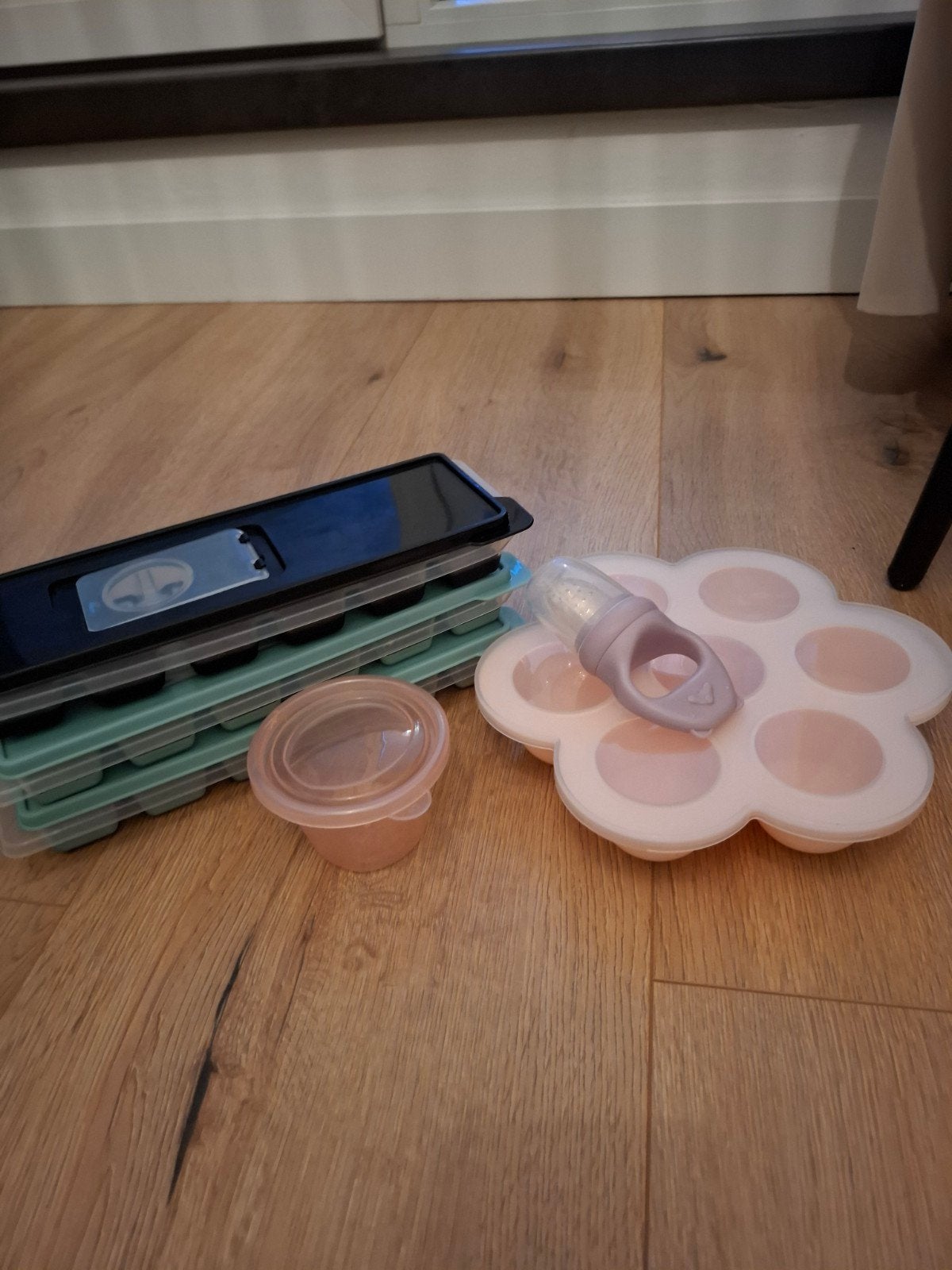 Babyvoeding bewaarbakjes en fruitspenen set, Kinderen en Baby's, Babyvoeding en Toebehoren, Ophalen