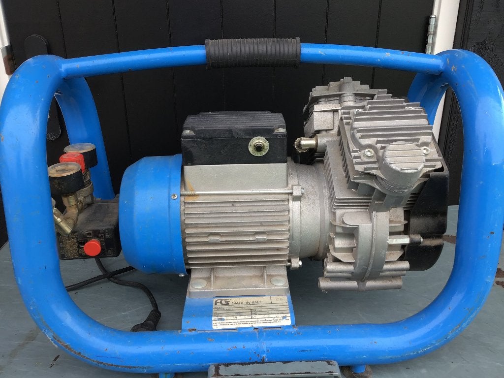 Luchtcompressor, Ophalen, Gebruikt, 6 tot 10 bar, 200 tot 400 liter/min