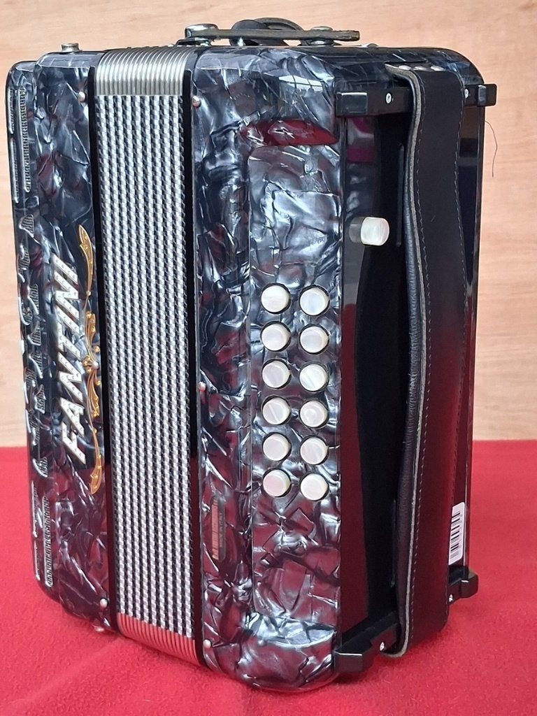 Prachtige Fantini (GCF) trekharmonica 3 rijer 4 korig, Muziek en Instrumenten, Overige formaten, Met koffer, Zo goed als nieuw