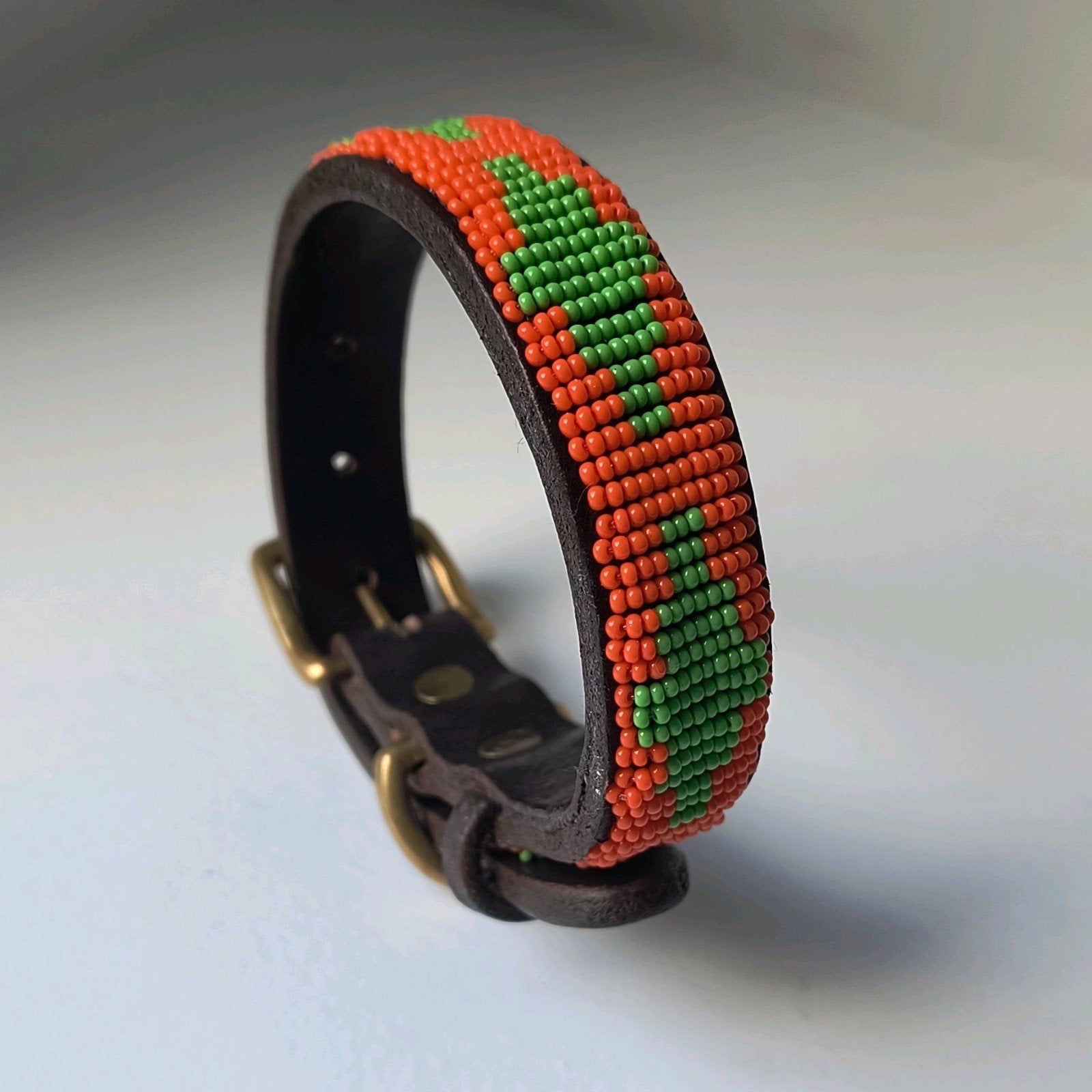 Handgemaakte leren hondenhalsband met kralen – Small, Ophalen of Verzenden, Handgemaakt, Nieuw