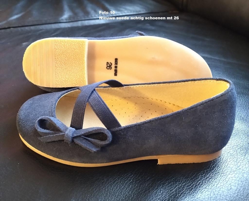 Nieuwe blauwe suede-achtig meisjesschoenen mt 26, Ophalen of Verzenden, Nieuw