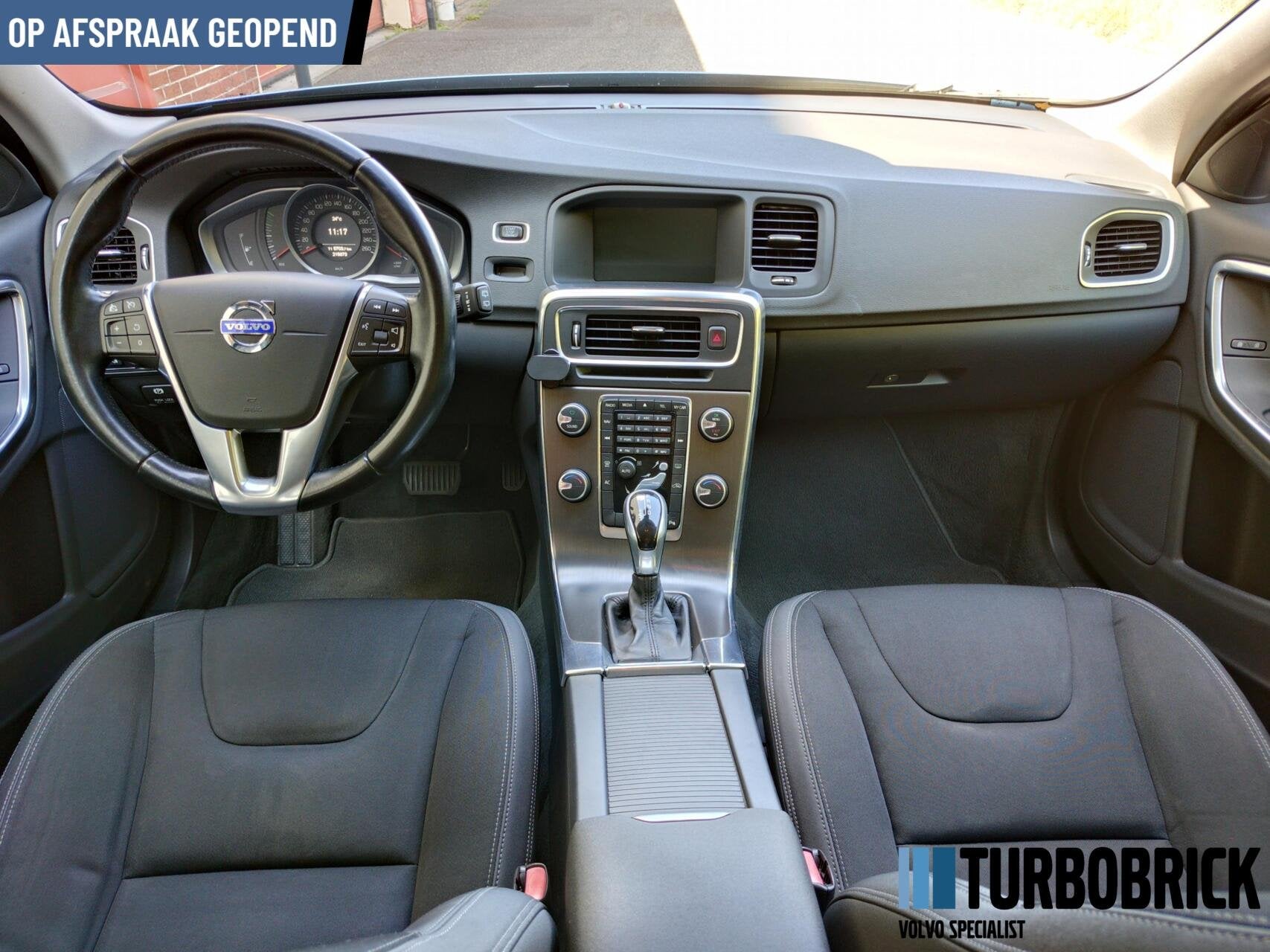 Volvo V60 1.6 T3 Automaat|Clima|Cruise|Trekhaak|MY2014|Deale, Gebruikt, Zwart, 4 cilinders, 150 pk