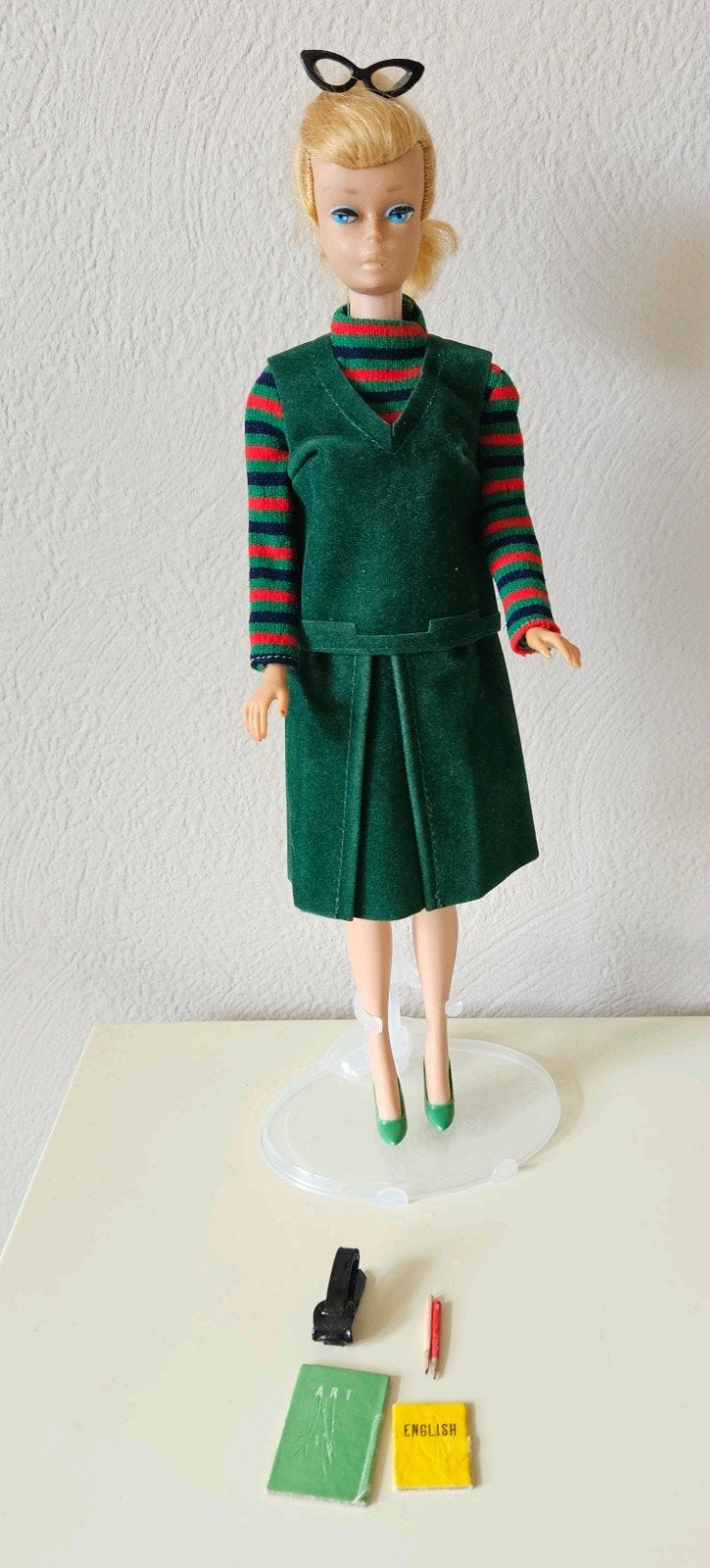 Vintage Barbie outfit Sorbonne # 1679, 1967 compleet, Ophalen of Verzenden, Gebruikt, Kleertjes