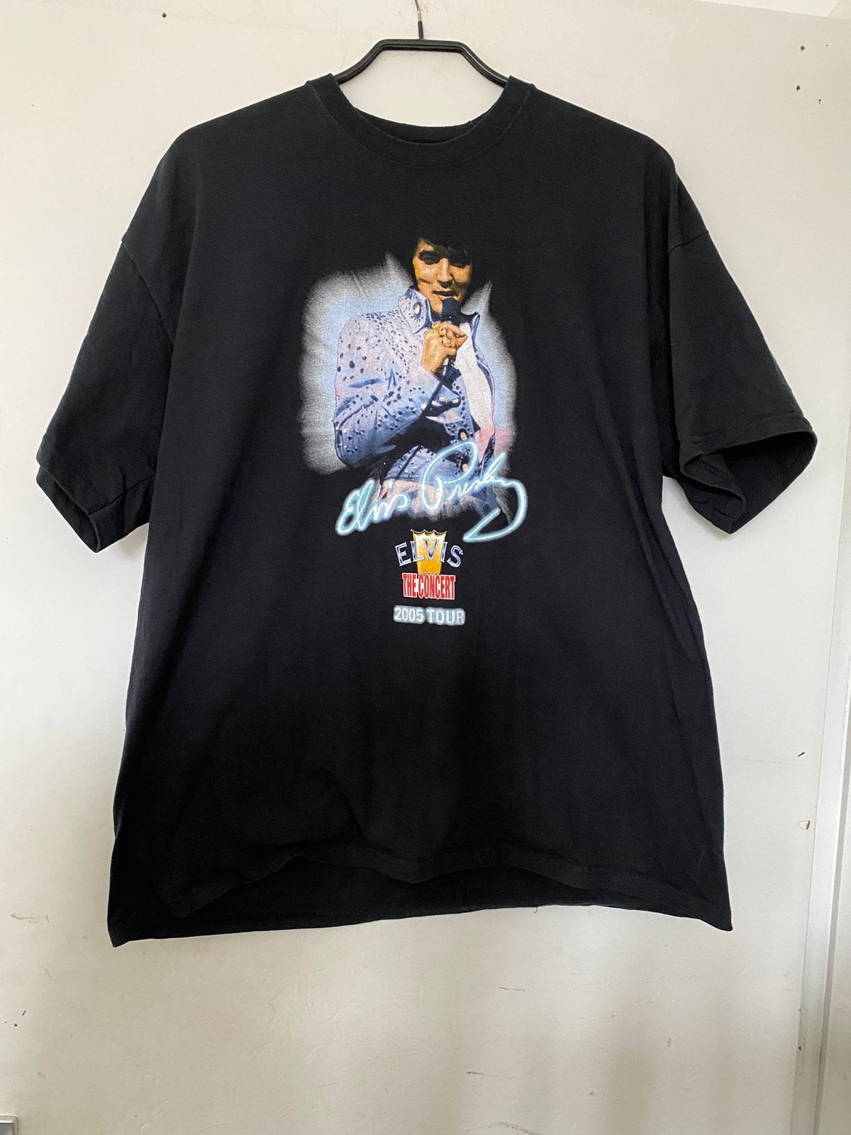 Elvis Presley shirt concert 2005