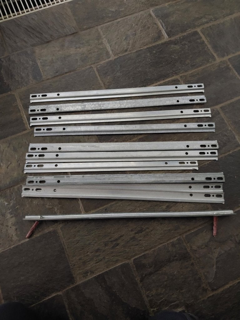 Ophangrail bovenkasten keuken badkamer kast, Verzenden, 50 tot 100 cm, Zo goed als nieuw, Minder dan 100 cm