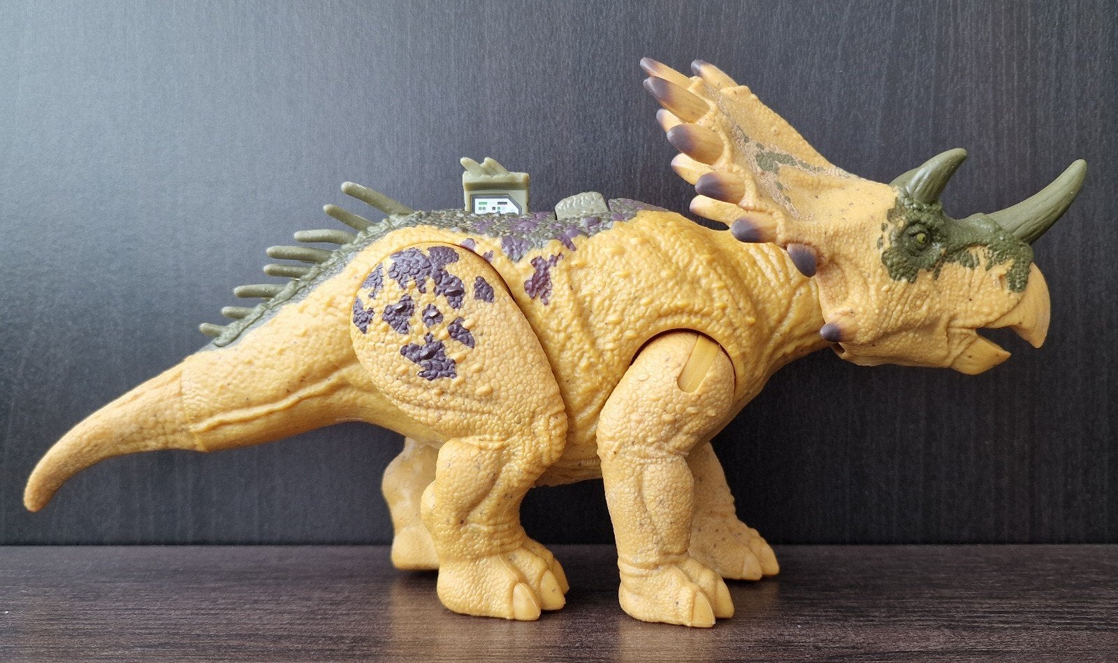 Jurassic World Dino Trackers Regaliceratops, Ophalen, Gebruikt