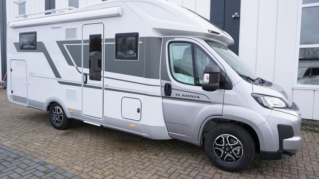 Adria Coral Plus 670 DL, Caravans en Kamperen, Campers, Automaat, Ringverwarming, Fiat, Bedrijf