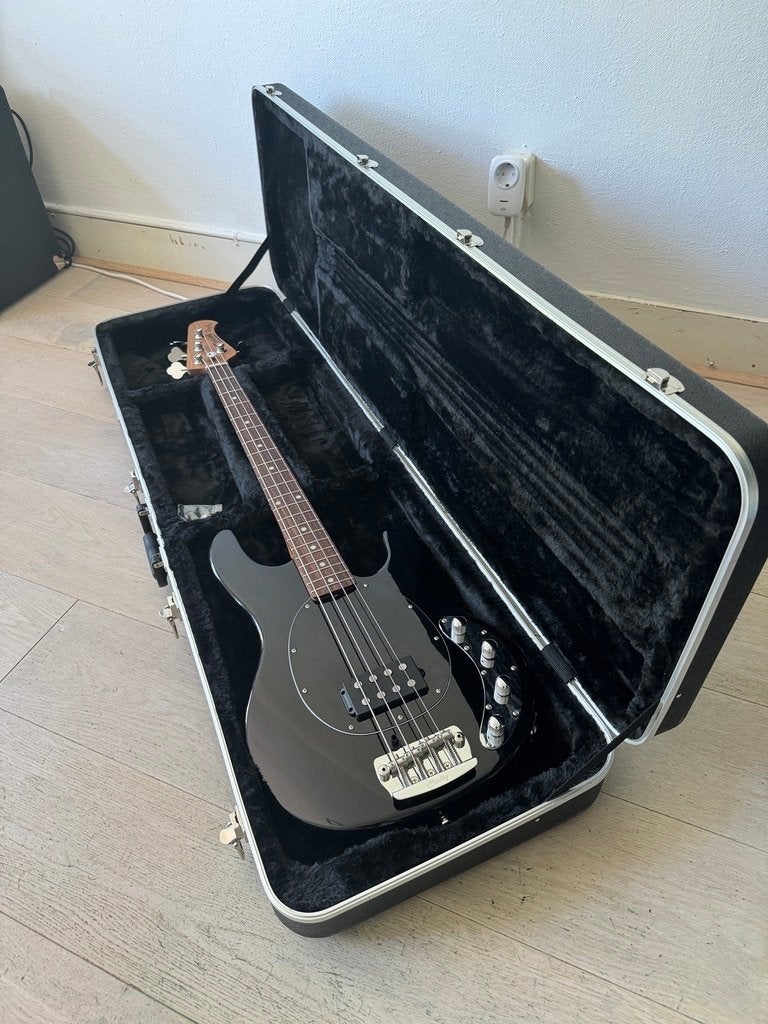 Sterling by Music Man Ray34 Zwart basgitaar incl. koffer, Ophalen, Zo goed als nieuw, Elektrisch