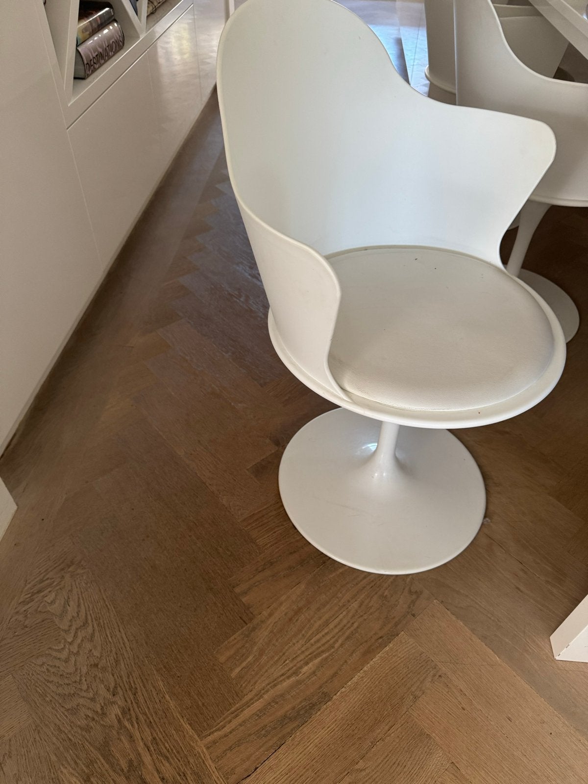 Set van 6 witte eetkamer draaistoelen - Zo goed als nieuw, Ophalen, Kunststof, Wit, Zo goed als nieuw