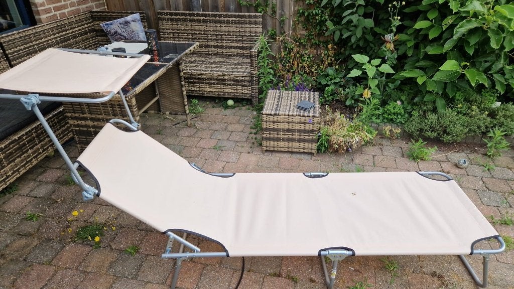 inklapbaar ligbed met zonnedakje, Ophalen, Zo goed als nieuw, Aluminium, Inklapbaar