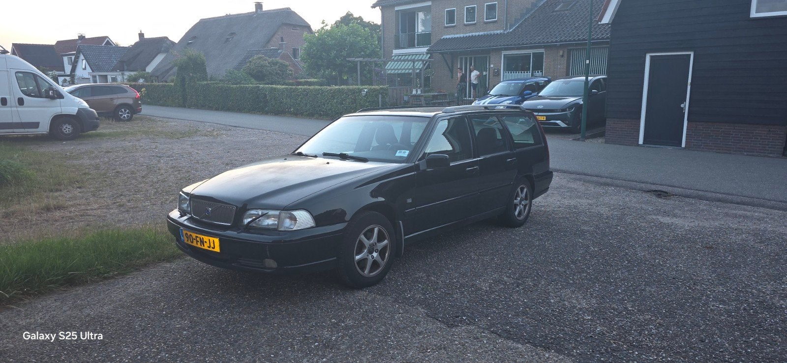 Volvo V70 2.4 140PK 2000 Zwart 225k NAP met nieuw apk, Auto's, Voorwielaandrijving, Zwart, 1436 kg, Leder en Stof