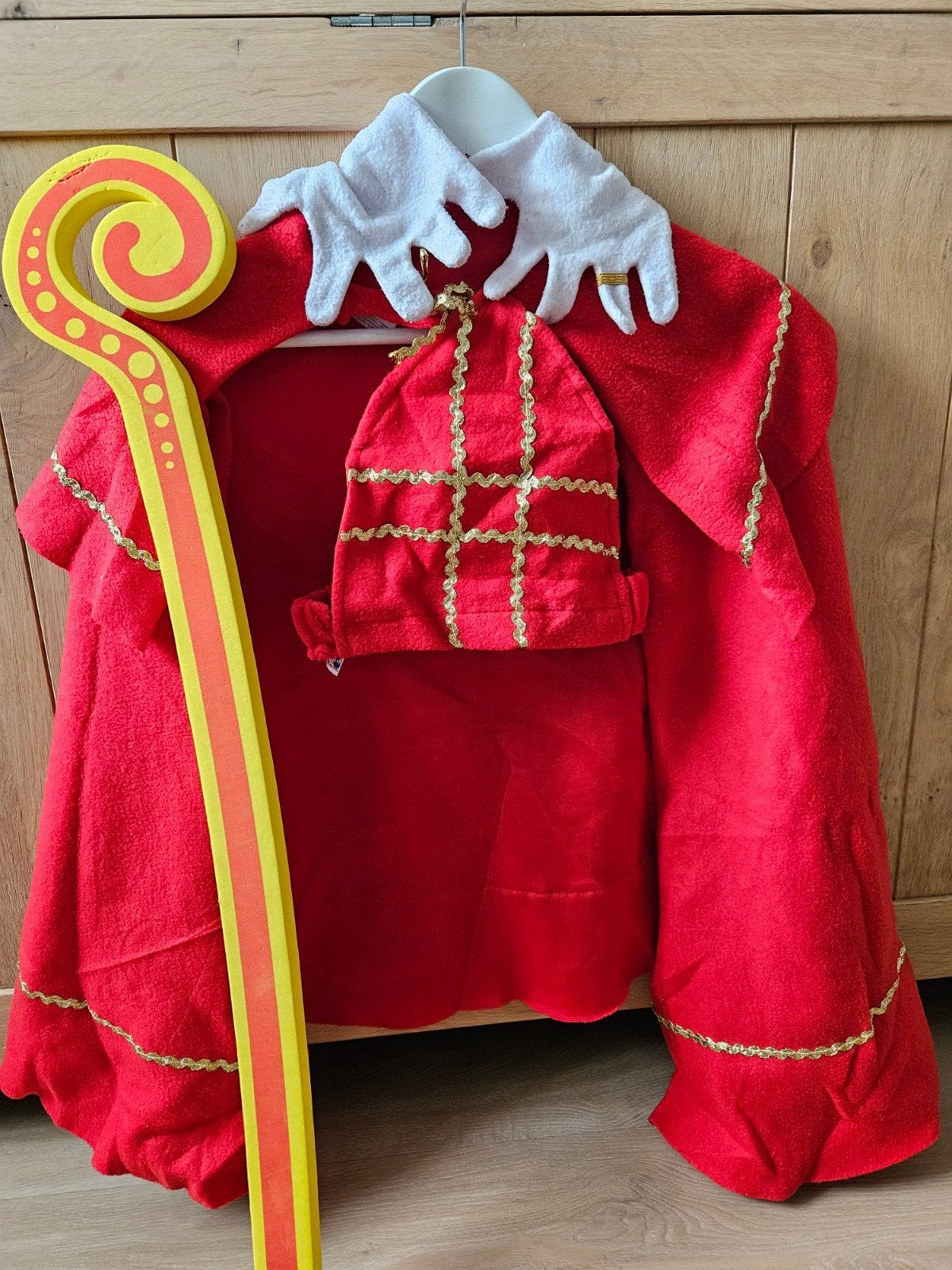 2 Sinterklaaspakjes en 7 Pietenpakjes, zie foto's voor maten, Diversen, Ophalen of Verzenden, Gebruikt