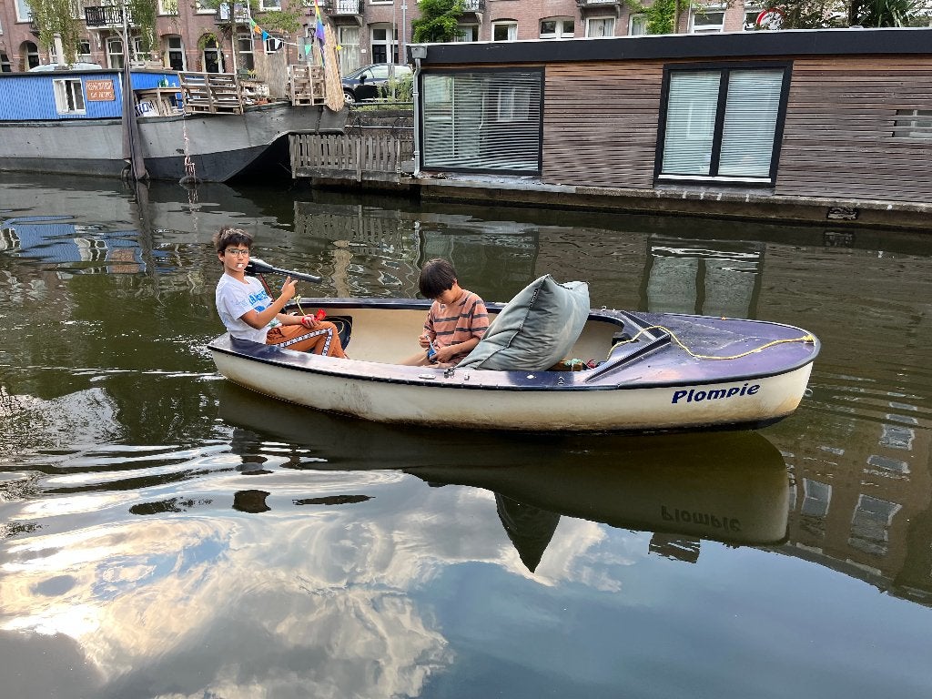 Elektrische roeiboot 'Plompie' met vignet Amsterdam 2026, Watersport en Boten, Motorboten en Motorjachten, Ophalen, Overige merken