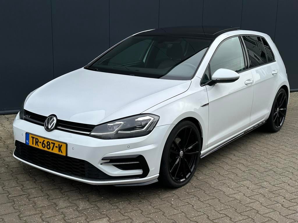 Volkswagen Golf 1.5 TSI DSG R-line bomvol, Auto's, Volkswagen, 1498 cc, 4 cilinders, Leder en Stof, Wit