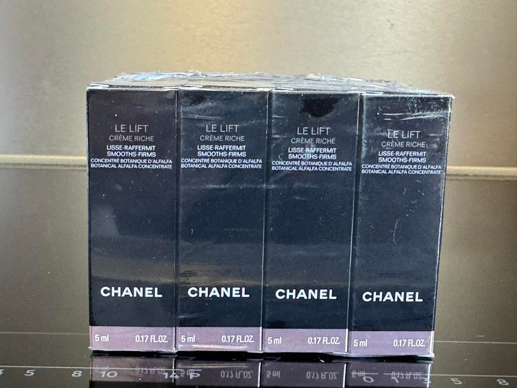 Chanel le lift créme riche smooths-firms 12x5ml, Sieraden, Tassen en Uiterlijk, Uiterlijk | Gezichtsverzorging, Ophalen of Verzenden