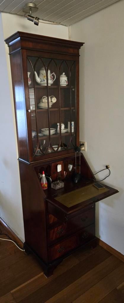 Antiek secretaire met vitrinekast, Ophalen