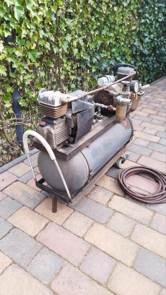 Compressor., Doe-het-zelf en Verbouw, 100 liter of meer, Ophalen, Gebruikt, 200 tot 400 liter/min